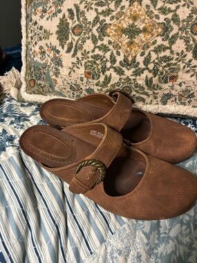 BareTraps Brown Suede Mule Clogs with Buckle